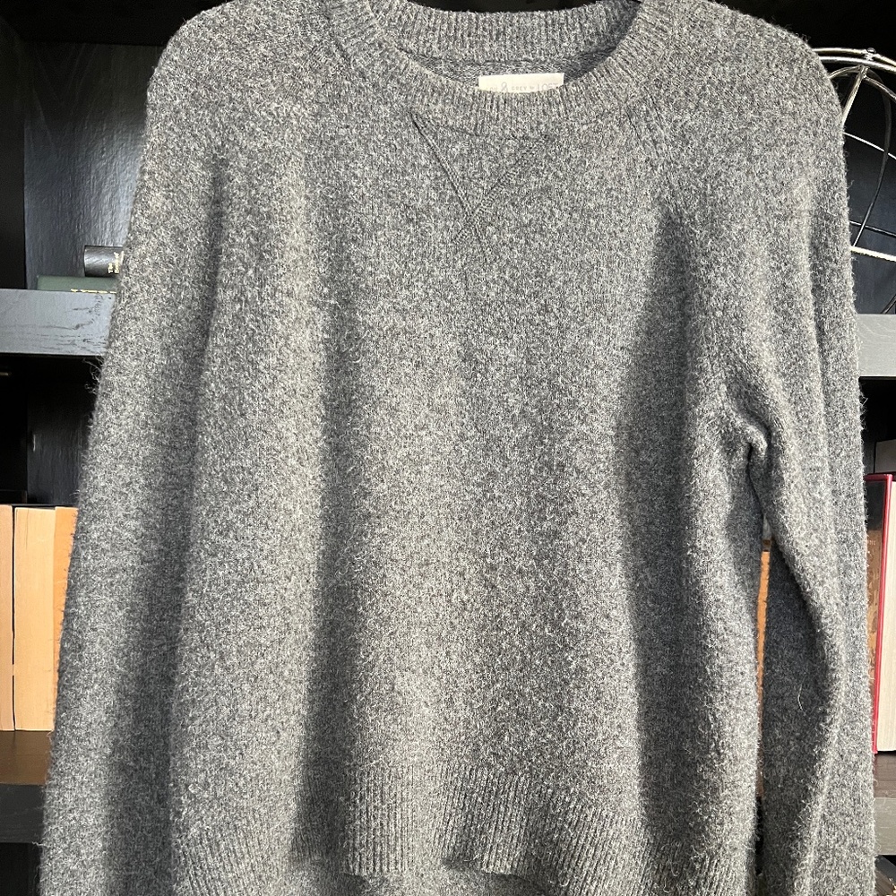 Lou & Grey Soft Fuzzy Sweater Gray M